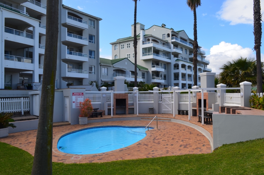 To Let 2 Bedroom Property for Rent in Greenways Golf Estate Western Cape